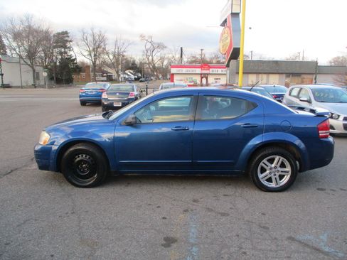Used 2010 Dodge Avenger SXT w/ Premium Convenience Group FWD image 4