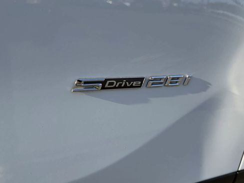 Used 2018 BMW X1 sDrive28i image 9