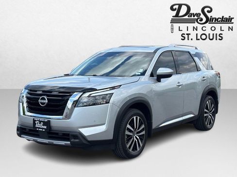 Used 2025 Nissan Pathfinder Platinum w/ Cargo Package AWD/4WD image 7
