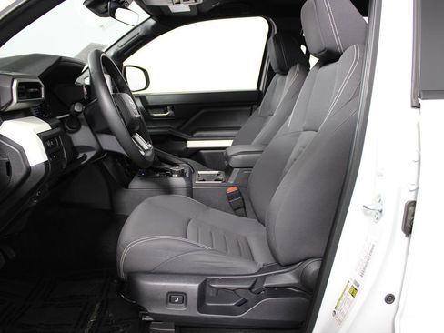 Used 2024 Toyota Tacoma TRD Off-Road image 8