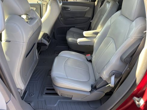 Used 2014 Chevrolet Traverse LT image 13