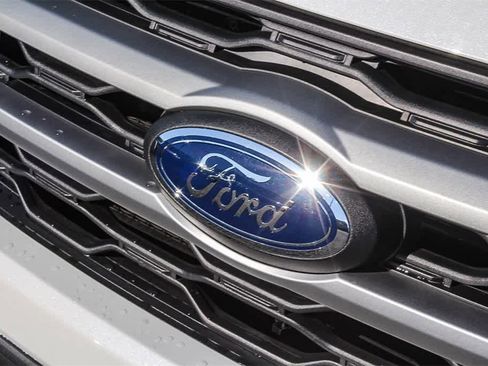 Used 2024 Ford Expedition XLT image 16