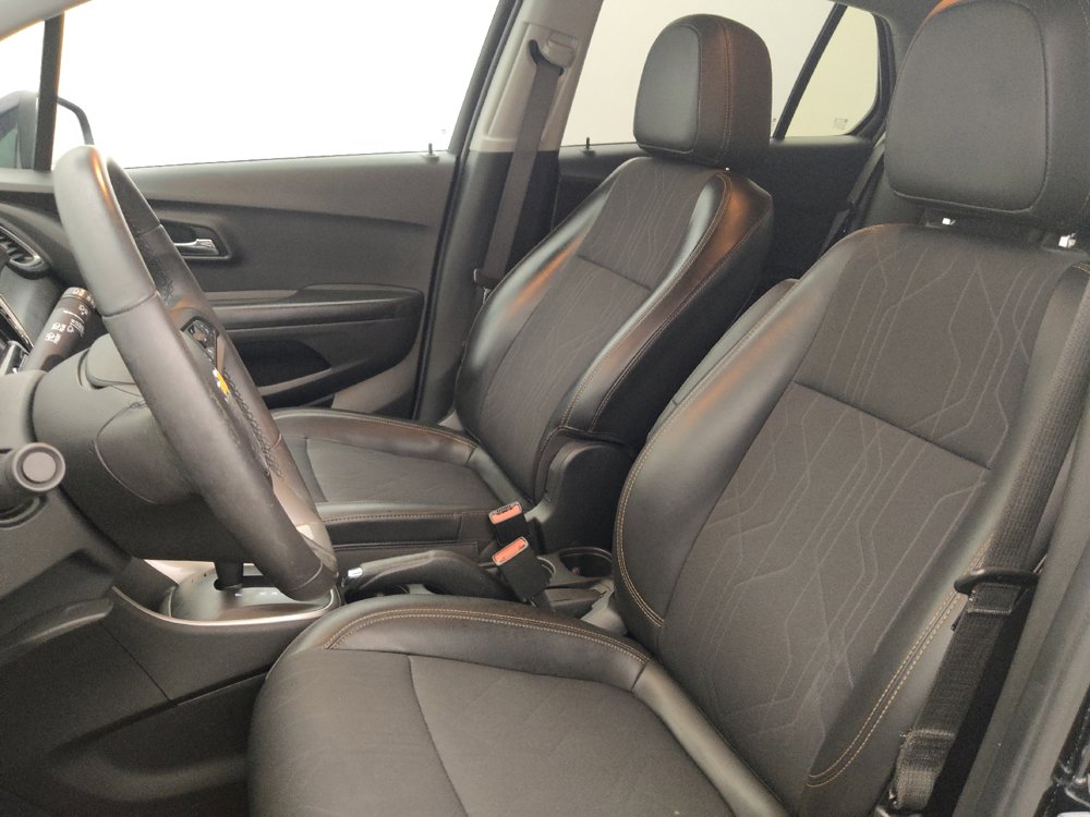Used 2021 Chevrolet Trax LT w/ Driver Confidence Package FWD image 17