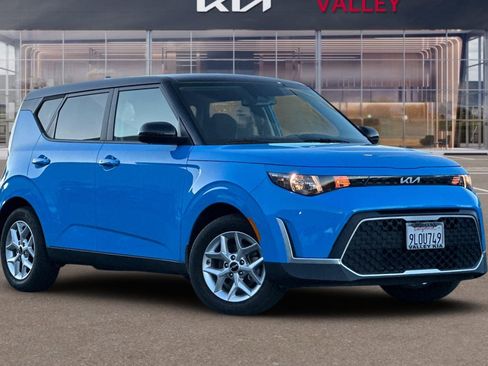 Certified 2024 Kia Soul S image 2