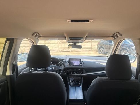 Certified 2025 Nissan Rogue SV FWD image 34