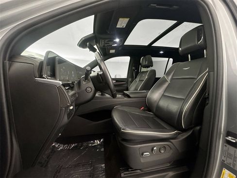 Used 2023 Cadillac Escalade ESV Sport w/ Touring Package image 20