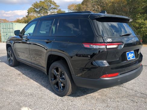 New 2025 Jeep Grand Cherokee L Limited w/ Black Appearance Package RWD image 5