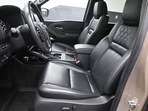 Used 2022 Nissan Frontier PRO-4X w/ Pro-4X Premium Package AWD/4WD image 25