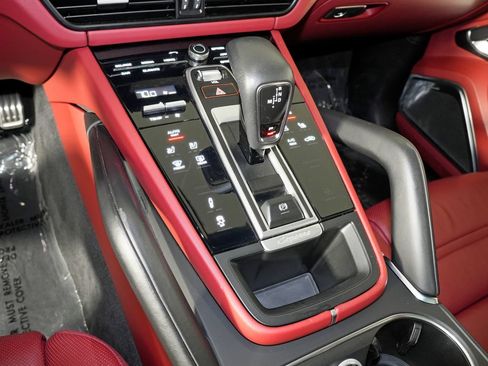 Certified 2023 Porsche Cayenne Turbo AWD/4WD image 35