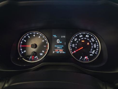Used 2021 Toyota RAV4 LE AWD/4WD image 17