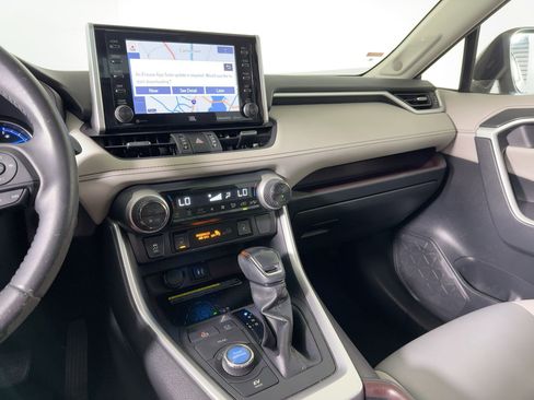 Used 2019 Toyota RAV4 Limited image 25