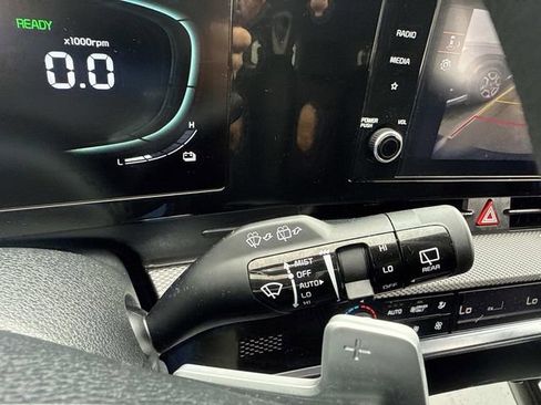 Used 2023 Kia Sportage LX image 30