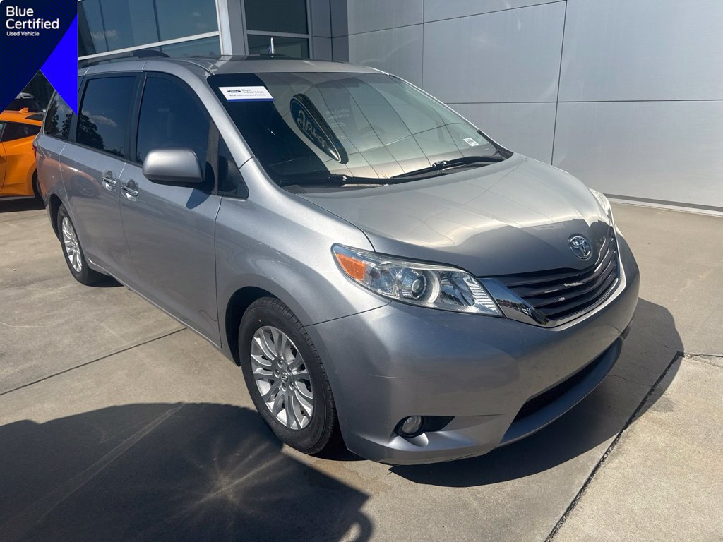Used 2017 Toyota Sienna Limited FWD 360° Tour