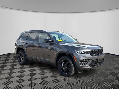 Certified 2023 Jeep Grand Cherokee Limited w/ Black Appearance Package AWD/4WD image 3