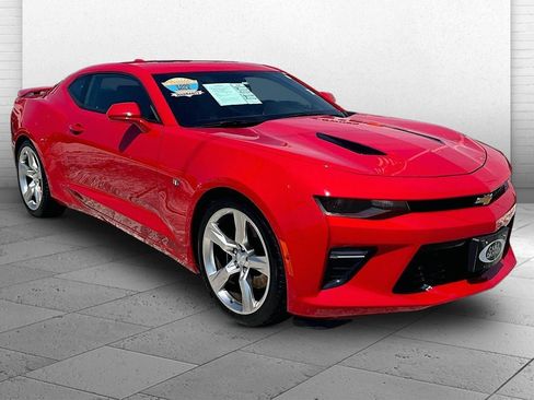 Used 2016 Chevrolet Camaro SS RWD image 1
