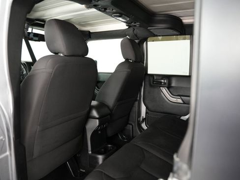 Used 2016 Jeep Wrangler Unlimited Sport w/ Quick Order Package 24S AWD/4WD image 32