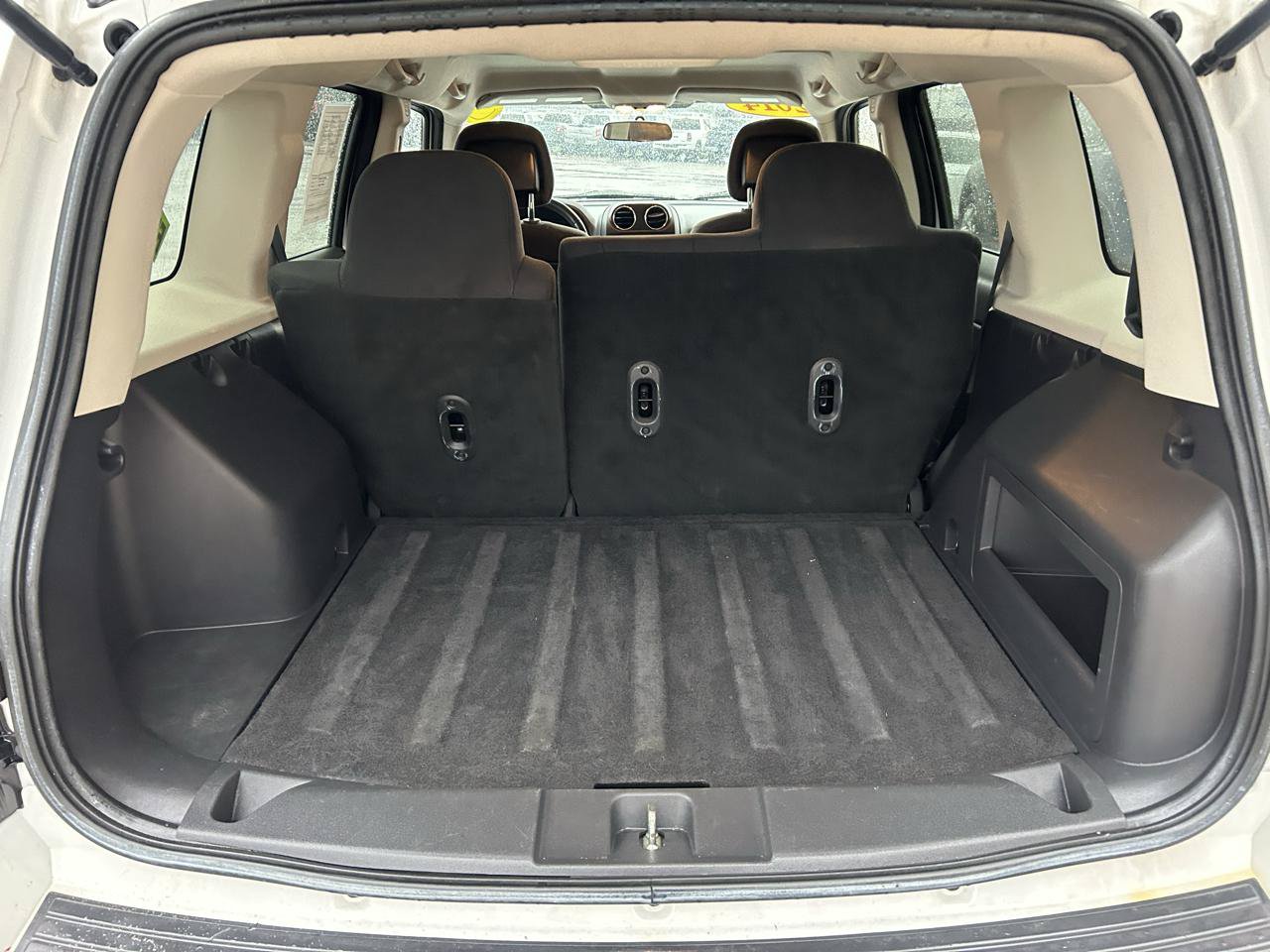 Used 2014 Jeep Patriot Latitude AWD/4WD image 17
