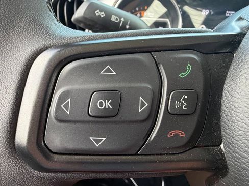 Used 2023 Jeep Gladiator Sport AWD/4WD image 25