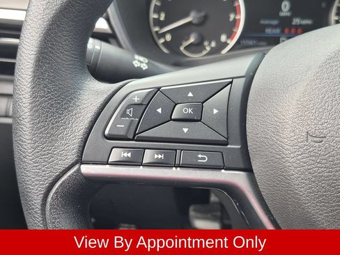 Used 2025 Nissan Altima 2.5 SV FWD image 15