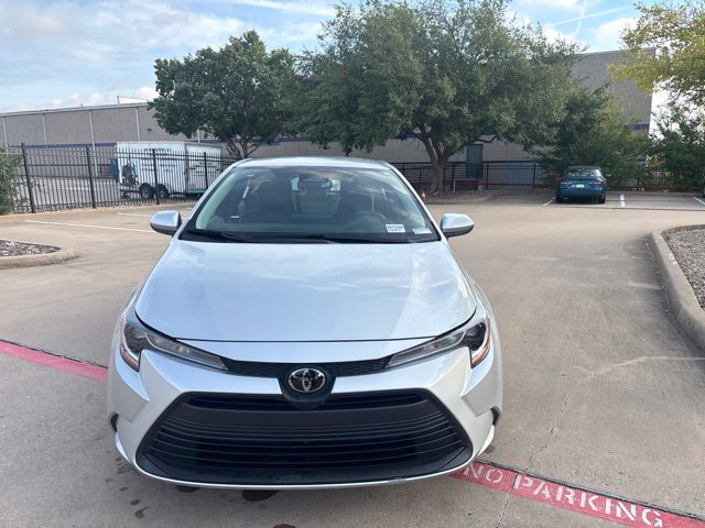 Used 2025 Toyota Corolla LE FWD image 2