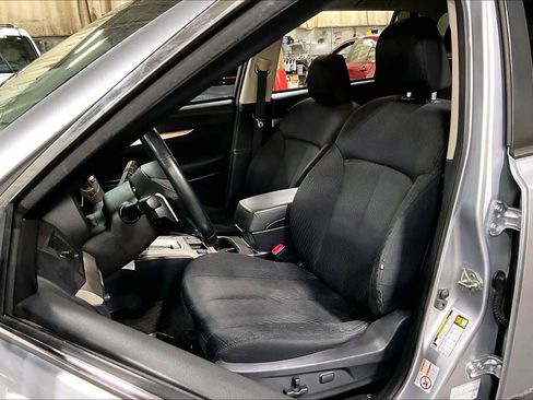 Used 2012 Subaru Outback 2.5i Premium image 7