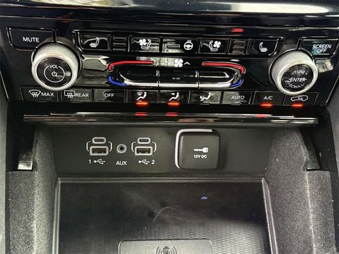 Used 2022 Jeep Grand Cherokee Overland w/ Luxury Tech Group IV image 5