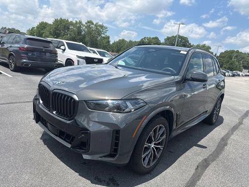 Used 2026 BMW X5 xDrive40i w/ Executive Package AWD/4WD image 3