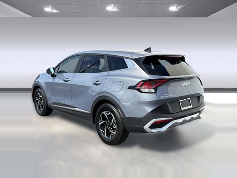 Used 2025 Kia Sportage LX FWD image 3