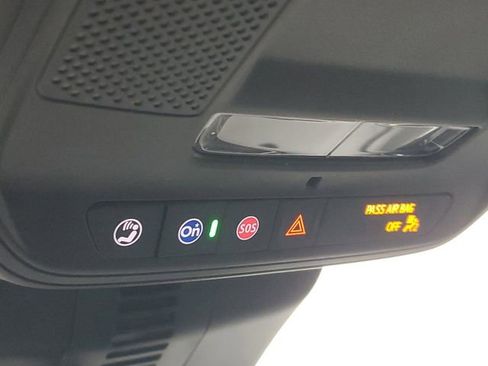 Certified 2025 Chevrolet Traverse LT w/ Driver Confidence Package image 33