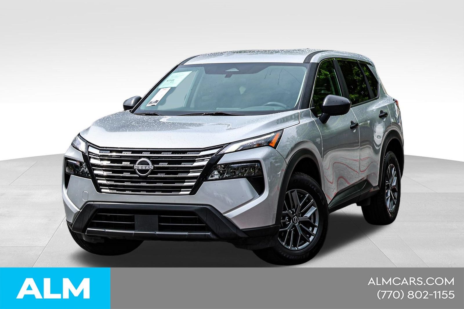 Used 2024 Nissan Rogue S FWD image 1