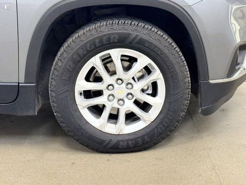 Used 2019 Chevrolet Traverse LT image 4