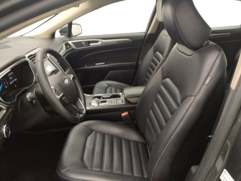 Used 2020 Ford Fusion SEL FWD image 17
