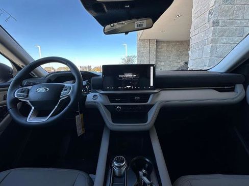 New 2026 Ford Explorer Active w/ Active Comfort Package RWD image 22