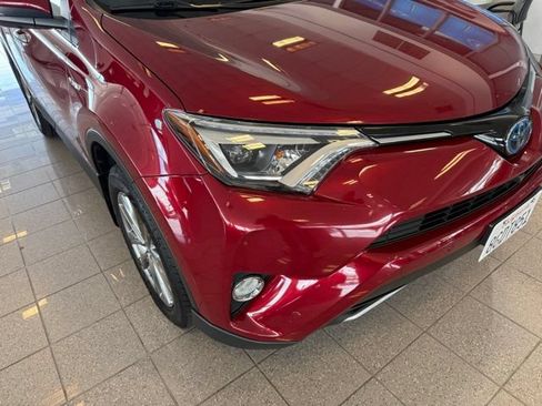 Used 2018 Toyota RAV4 Limited w/ Advanced Technology Package AWD/4WD image 8