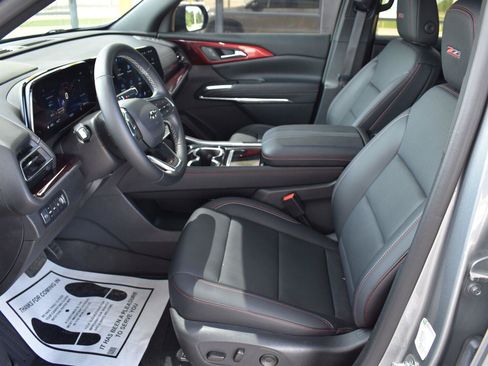 Used 2025 Chevrolet Traverse Z71 w/ Driver Confidence Package AWD/4WD image 28