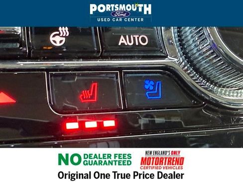 Used 2022 Lincoln Corsair AWD w/ Equipment Group 101A image 13