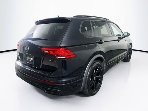 Used 2023 Volkswagen Tiguan SE R-Line image 9