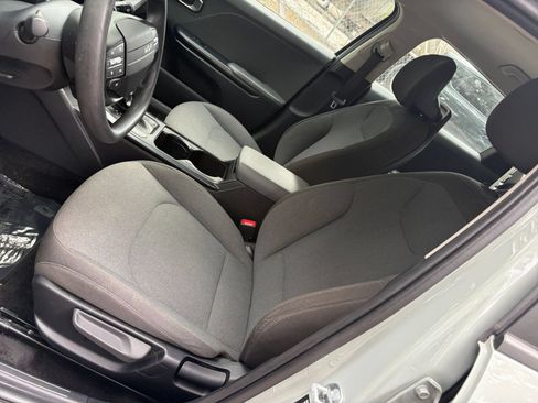 Used 2025 Kia K4 FWD image 35