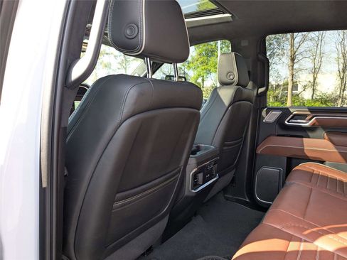 Used 2025 GMC Sierra 3500 Denali Ultimate image 33