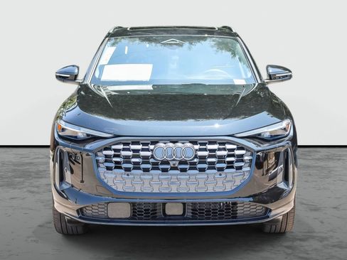 Used 2025 Audi Q5 Premium Plus image 2