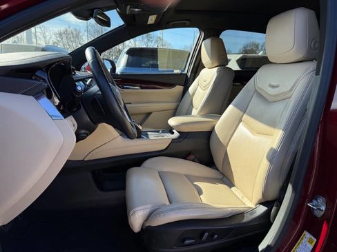 Used 2017 Cadillac XT5 Luxury w/ Driver Awareness Package image 8