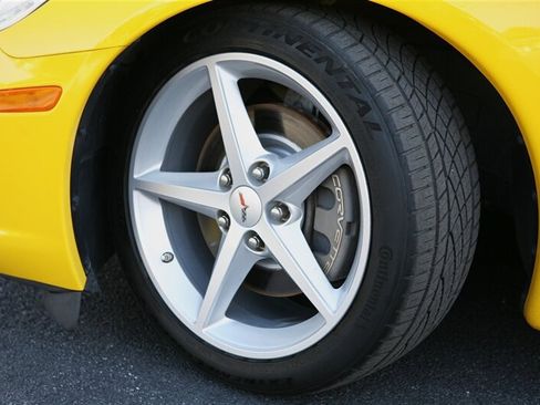 Used 2012 Chevrolet Corvette Coupe RWD image 4
