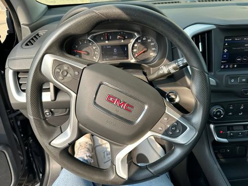 Used 2022 GMC Terrain SLE FWD image 13