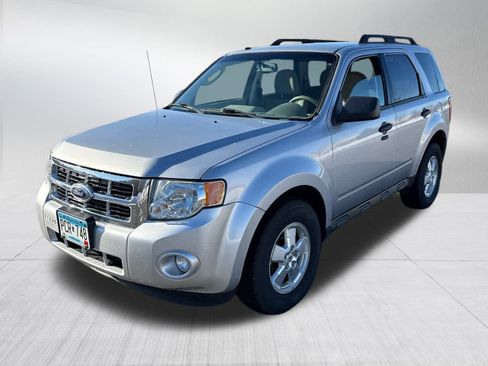 Used 2010 Ford Escape XLT image 4