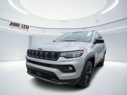 New 2026 Jeep Compass Latitude image 30
