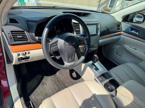 Used 2014 Subaru Outback 2.5i Limited w/ Moonroof Package AWD/4WD image 11