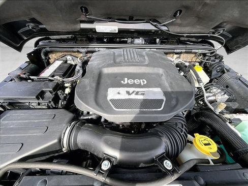 Used 2015 Jeep Wrangler Sahara w/ Connectivity Group image 11