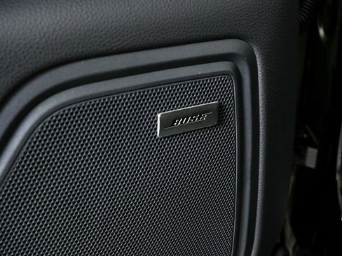 Used 2026 Porsche Macan AWD/4WD image 7