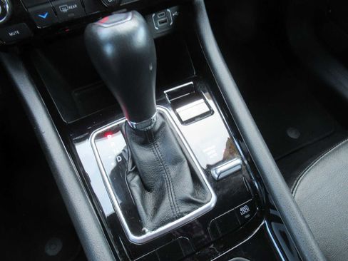 Used 2023 Jeep Compass Limited image 36