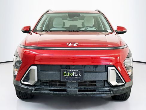 Used 2024 Hyundai Kona SEL image 2